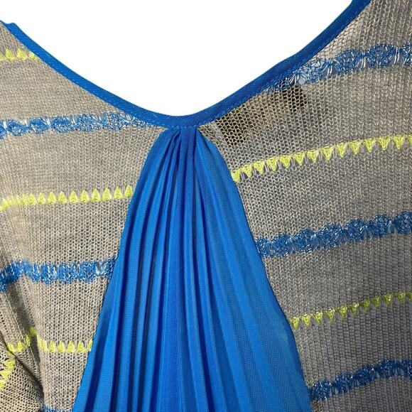 PROFILE Striped Flowey Knited Blouse - Picture 5 of 11